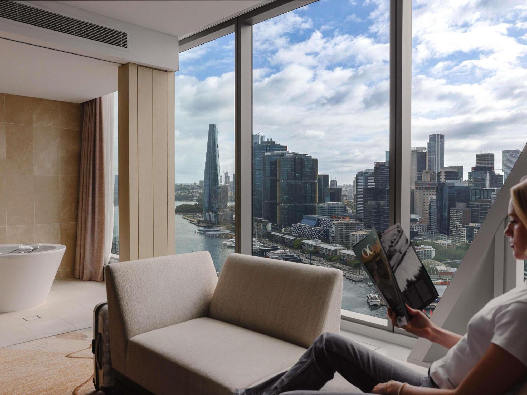 Junior Suite con 1 Letto King-Size, Accesso Club Millesime e Vista Porto